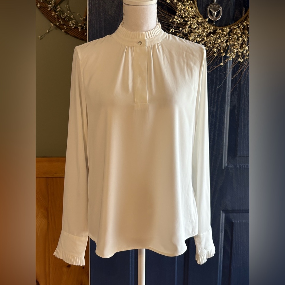 Calvin Klein White Elegant Neck Lightweight Blouse Size Small NWT